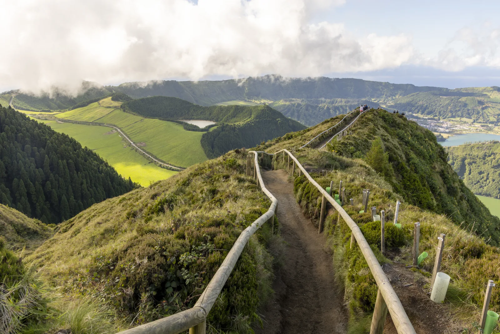 Grota do Inferno viewpoint over Sete Cidades — a quieter alternative to Vista do Rei, São Miguel, Azores